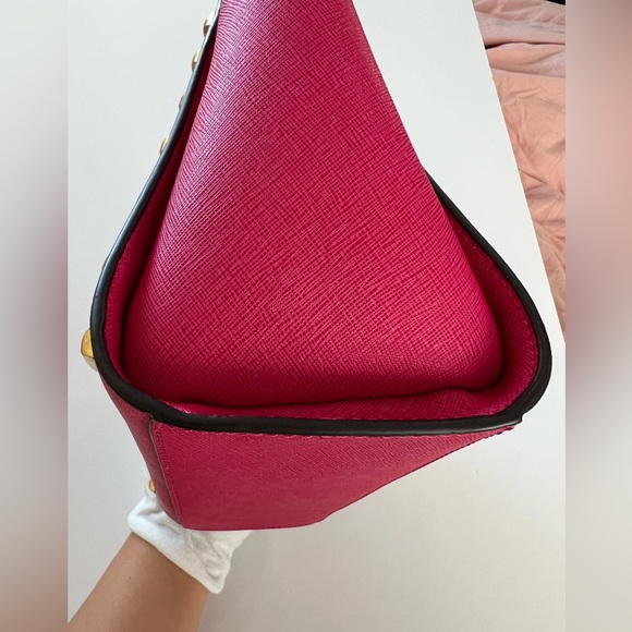 Michael Kors magenta pink stud crossbody bag - Picture 2 of 14